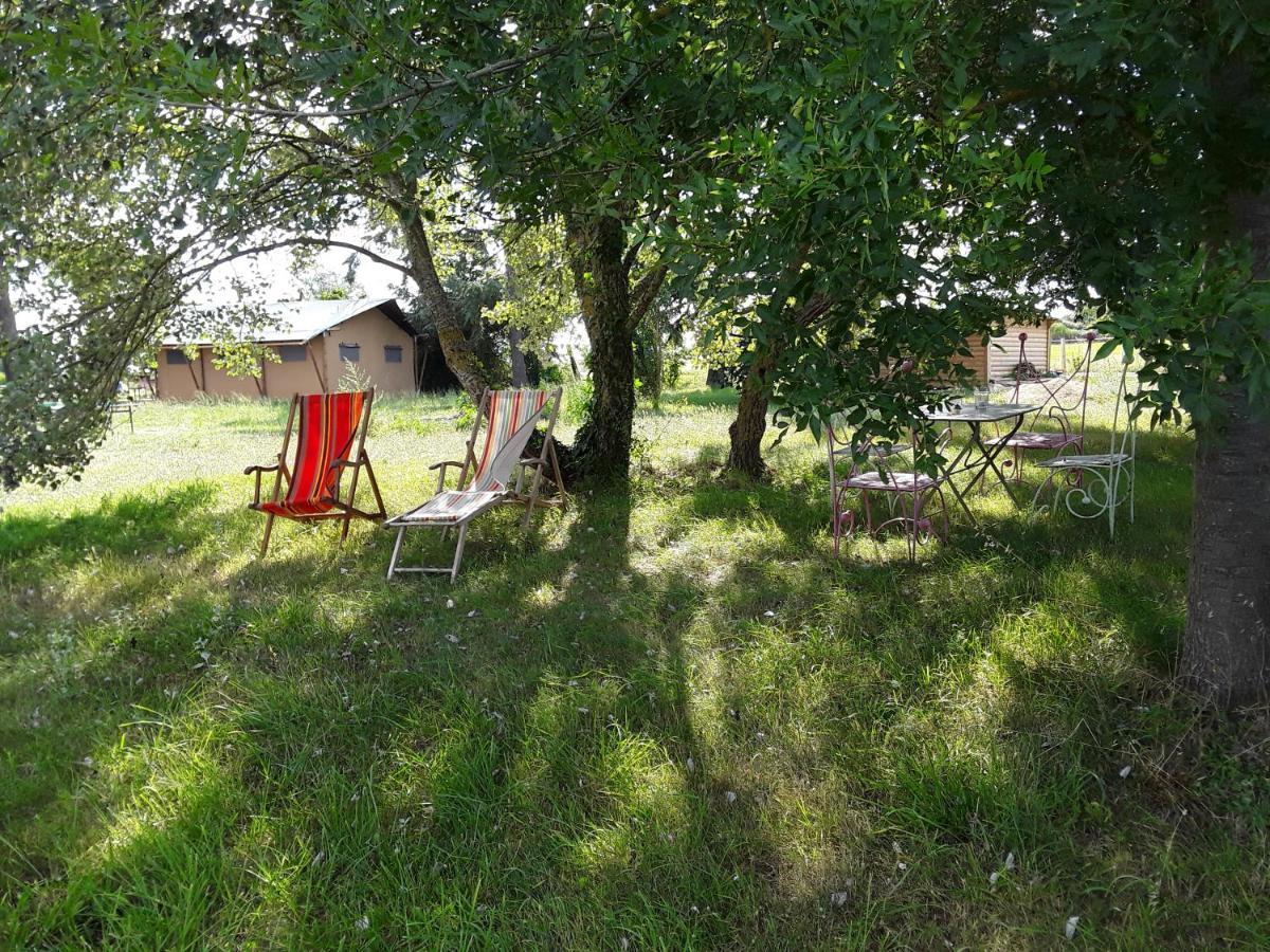 Loge & Broc Bed & Breakfast La Possonniere Bagian luar foto